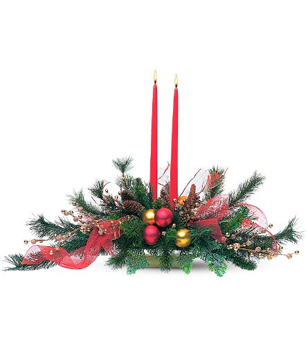 Centro de mesa con dos velas cónicas